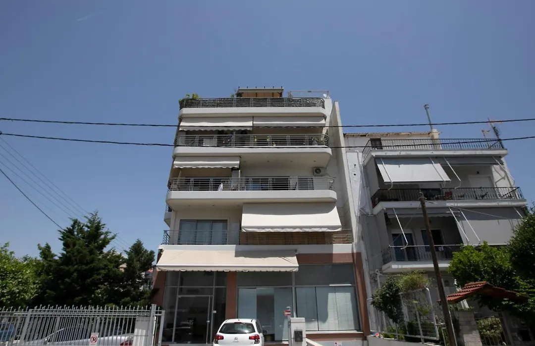 Sunny & Cosy Apt With Balcony In Peristeri!-1